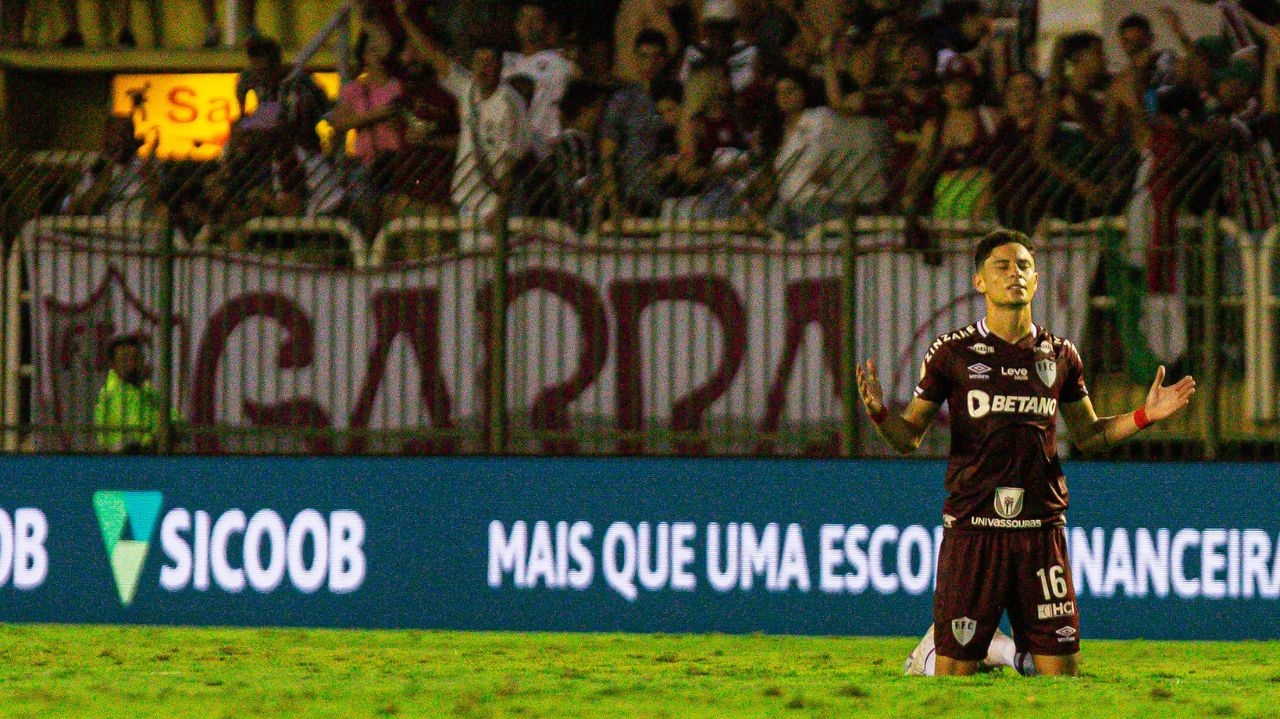Diogo Barbosa marca no fim e Fluminense derrota Fortaleza pelo Campeonato Brasileiro Lorena Bueri