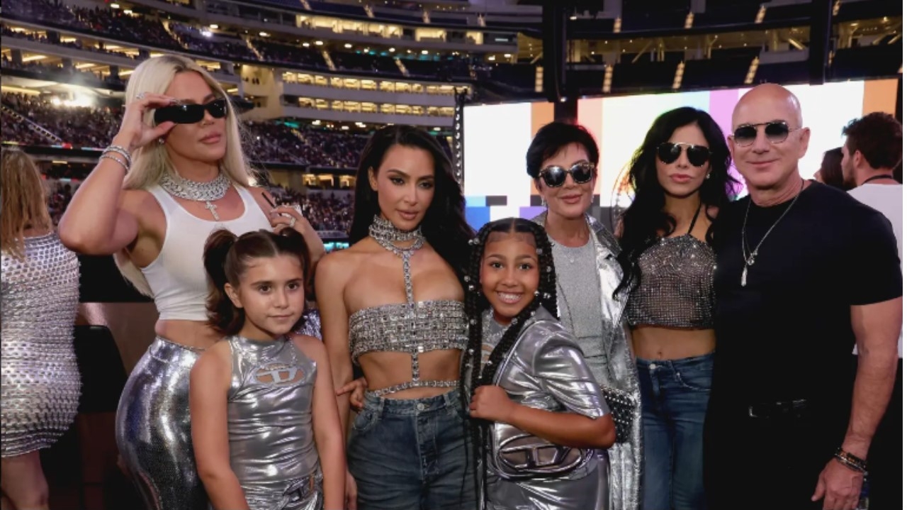 Kim Kardashian e família comparecem em show de Beyoncé em Los Angeles Lorena Bueri