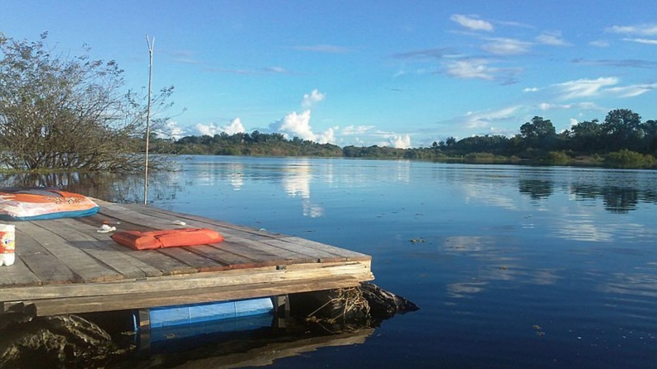 Bombeiros são resgatados por grupo de pescadores no Amazonas; veja vídeo Lorena Bueri
