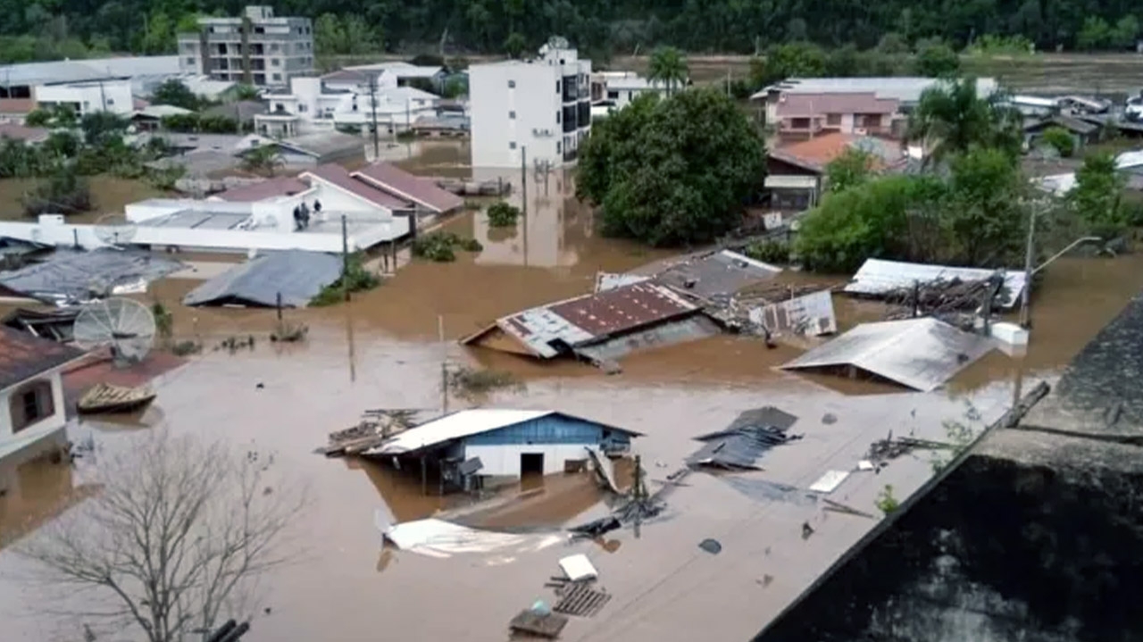 Ciclone extratropical deixa 31 mortos e números continuam a subir na Região Sul Lorena Bueri