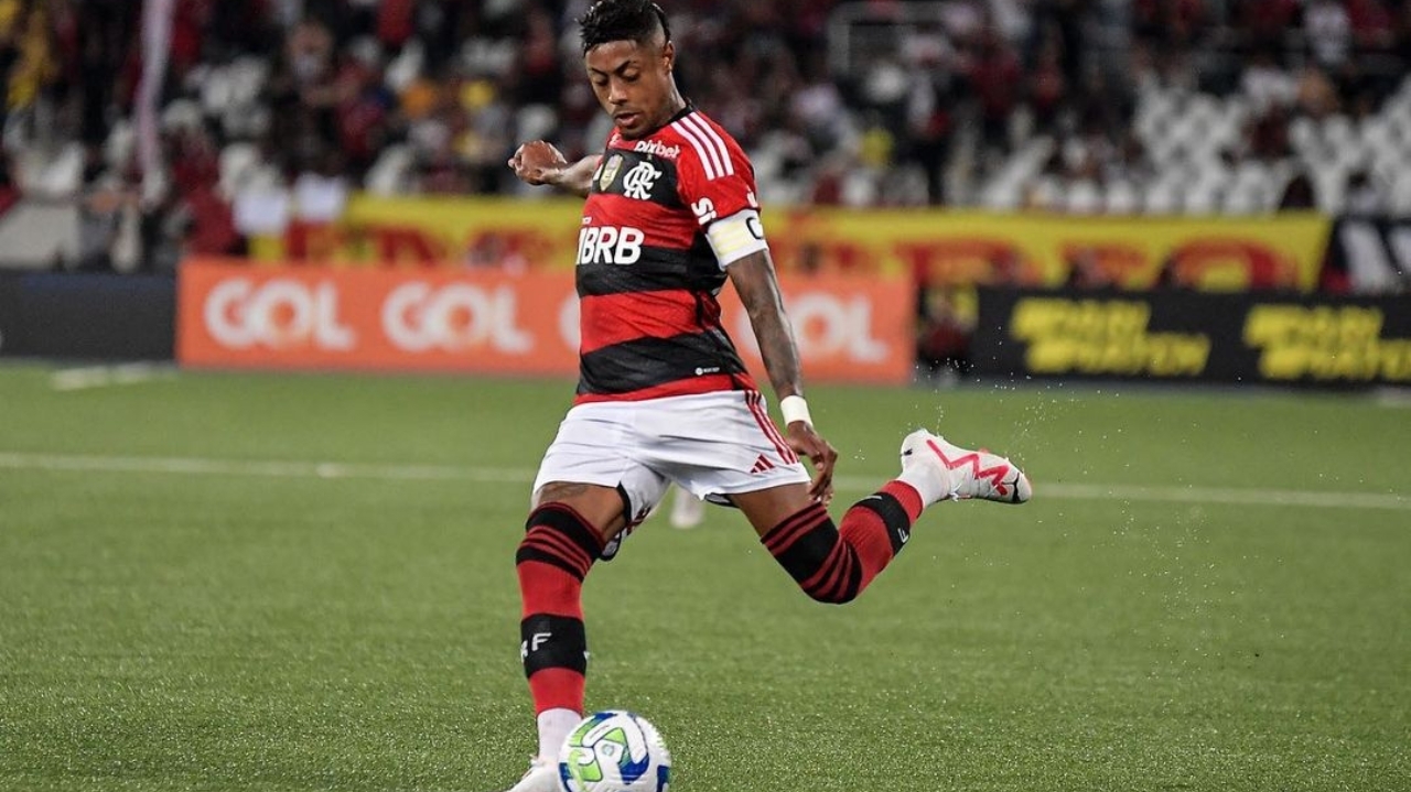 Bruno Henrique propõe renovação ao Flamengo, mas negociações congelam Lorena Bueri