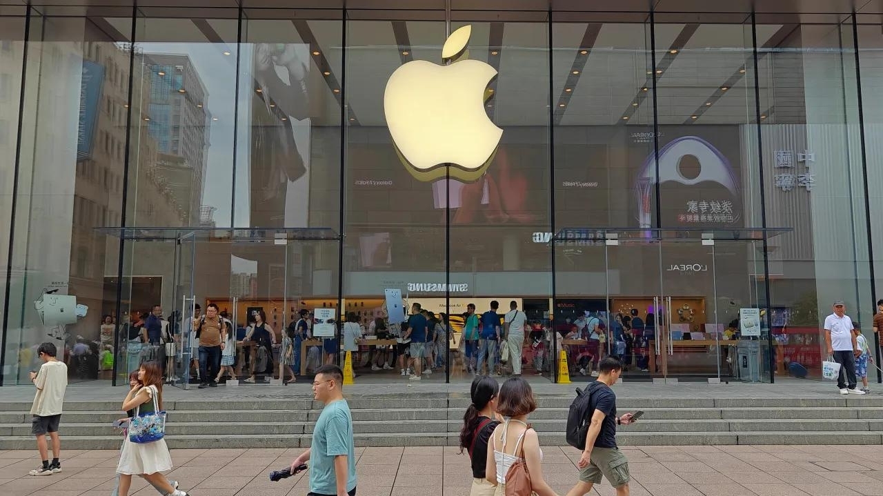 Apple perde cerca de 200 bilhões de dólares após rumores de proibição de iPhone na China Lorena Bueri