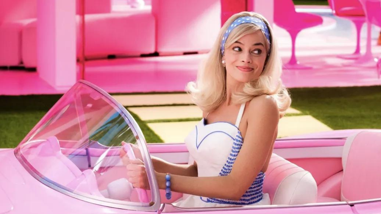 Mattel lucra quantia milionária com novo filme da Barbie Lorena Bueri