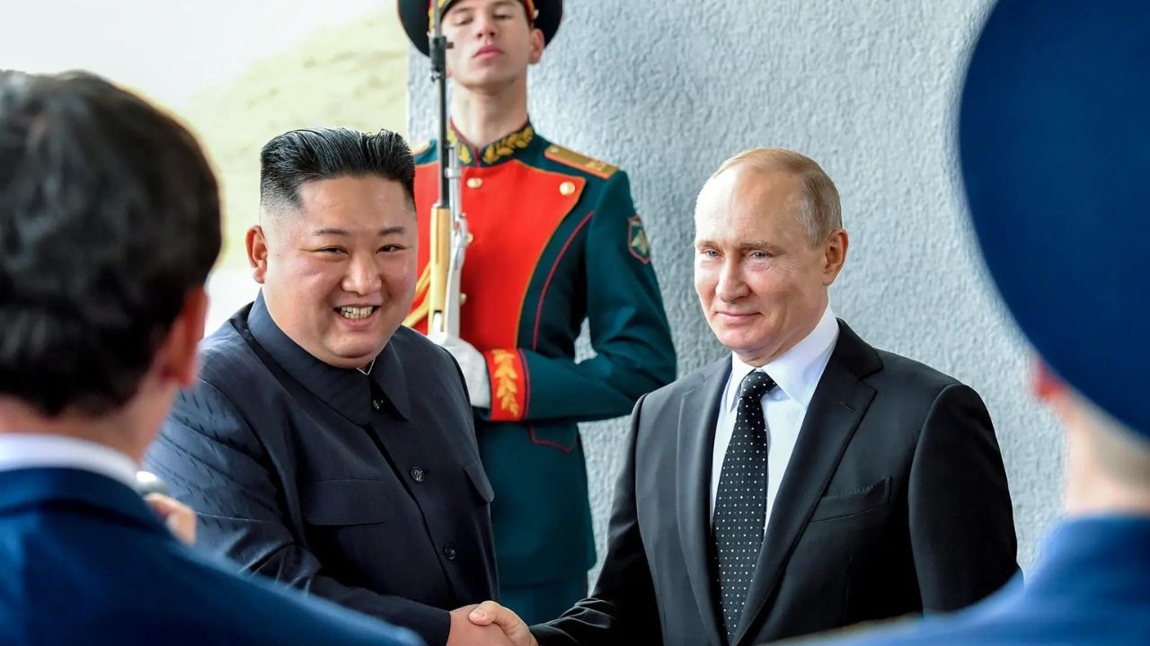 Líder norte-coreano Kim Jong-un vai se encontrar com Putin na Rússia Lorena Bueri
