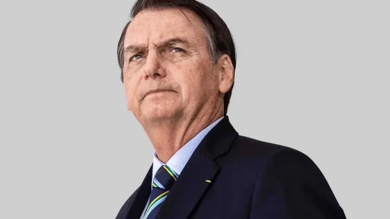 Jair Bolsonaro é submetido a duas cirurgias em São Paulo Lorena Bueri