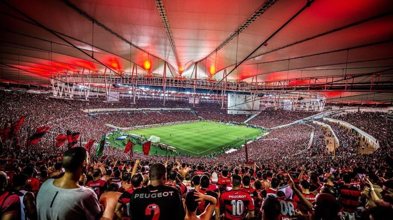 Torcedores do Flamengo unem-se para celebração em final da Copa do Brasil Lorena Bueri