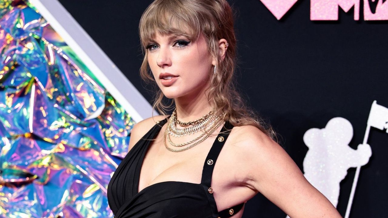 VMA 2023: Taylor Swift vence categoria de “Melhor Clipe de Pop” com “Anti-Hero” Lorena Bueri