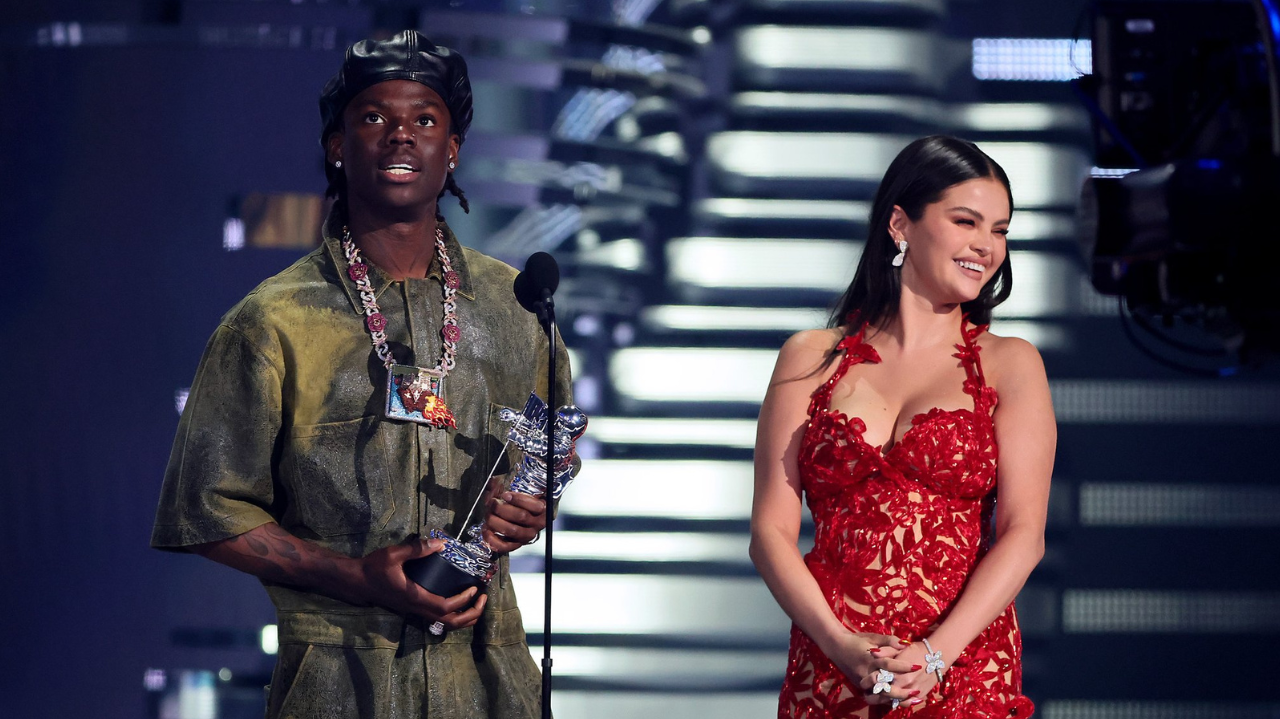 VMA 2023: Rema e Selena Gomez vencem por “Calm Down” na categoria 'Best Afrobeats' Lorena Bueri