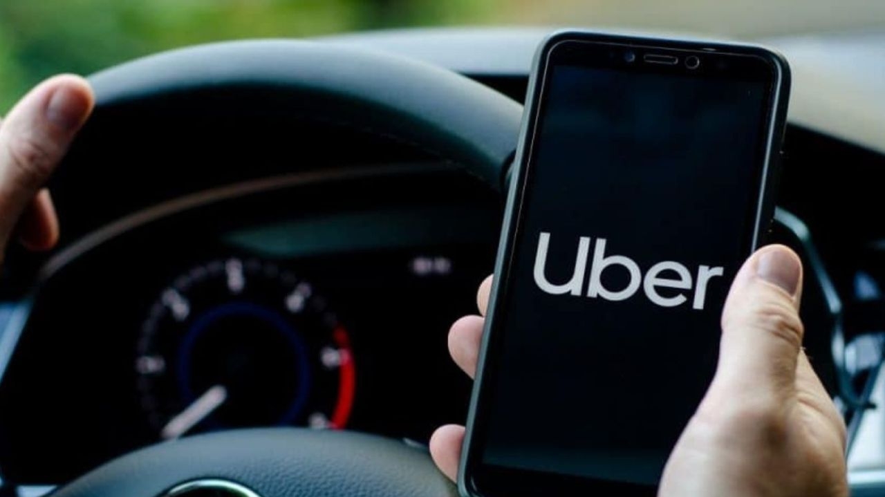 Uber é condenada a pagar indenização de R$ 1 bilhão aos motoristas da plataforma Lorena Bueri