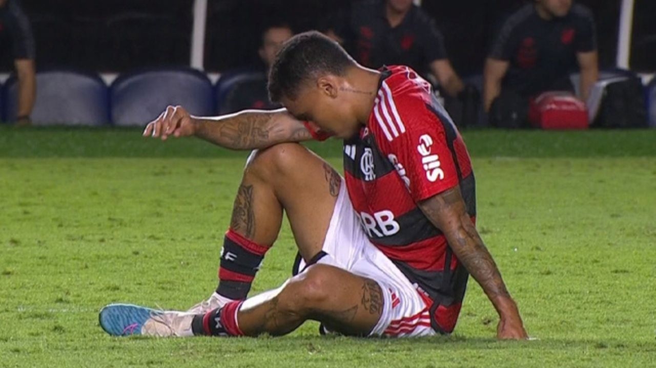 Allan, do Flamengo, ficará em recuperação por dois meses após se machucar em jogo Lorena Bueri