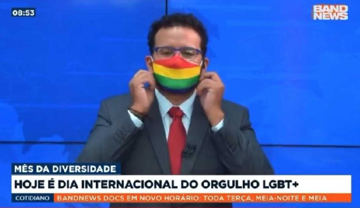 Jornalista da Band se assume gay ao vivo: 'Tenho muito orgulho'