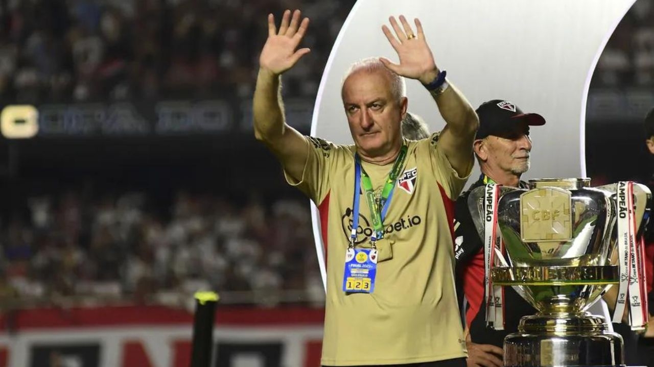Dorival Junior esclarece saída do Flamengo e elogia o São Paulo após vencer a Copa do Brasil Lorena Bueri