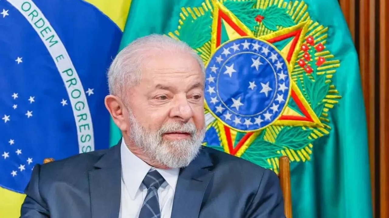 Presidente Lula passará por cirurgia no quadril ‘artroplastia’ no próximo final de semana Lorena Bueri