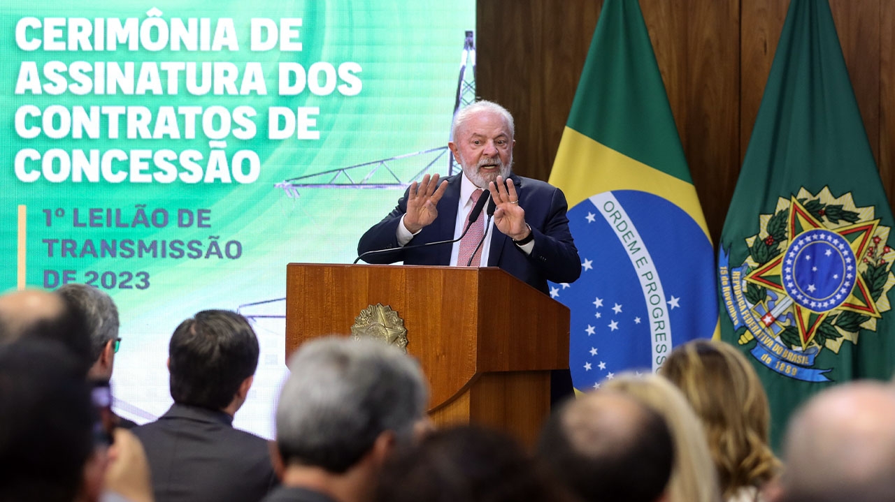 Ortopedista afirma que recuperação completa do Presidente Lula após cirurgia será de 3 meses Lorena Bueri