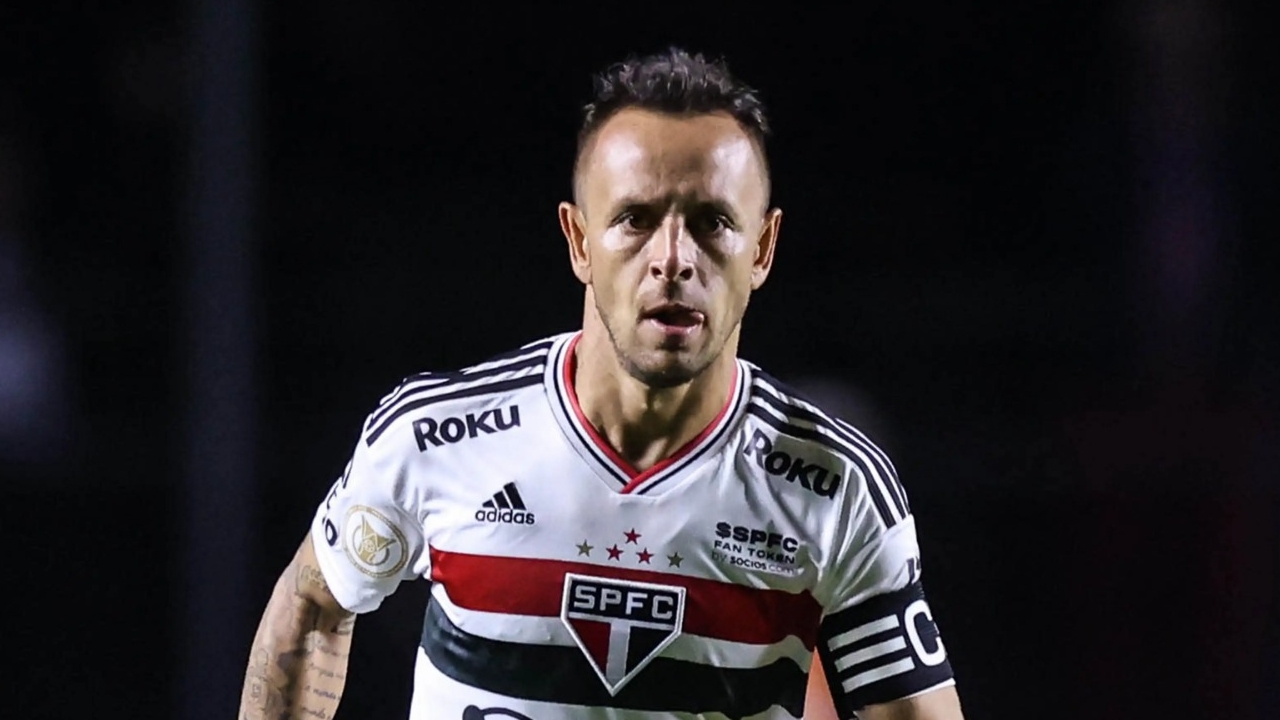 Rafinha confirma que vai se aposentar no ano que vem Lorena Bueri