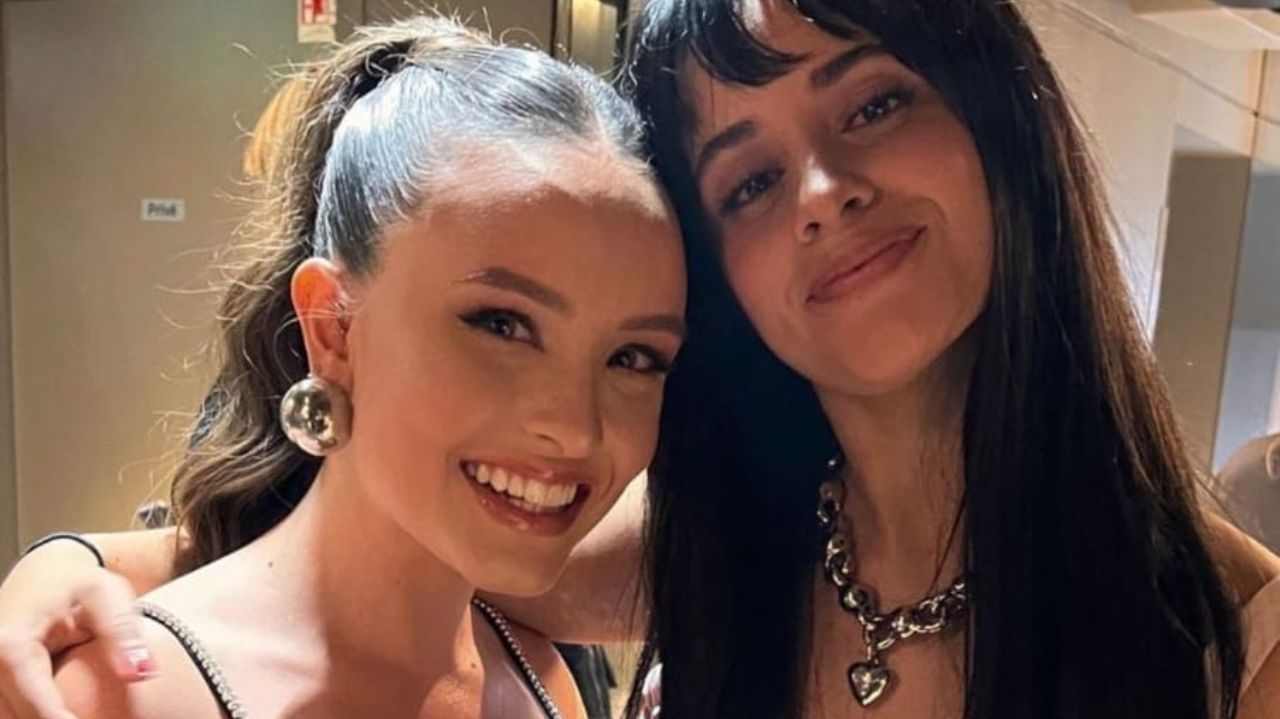 Larissa Manoela encontra Camila Cabello em Paris Lorena Bueri