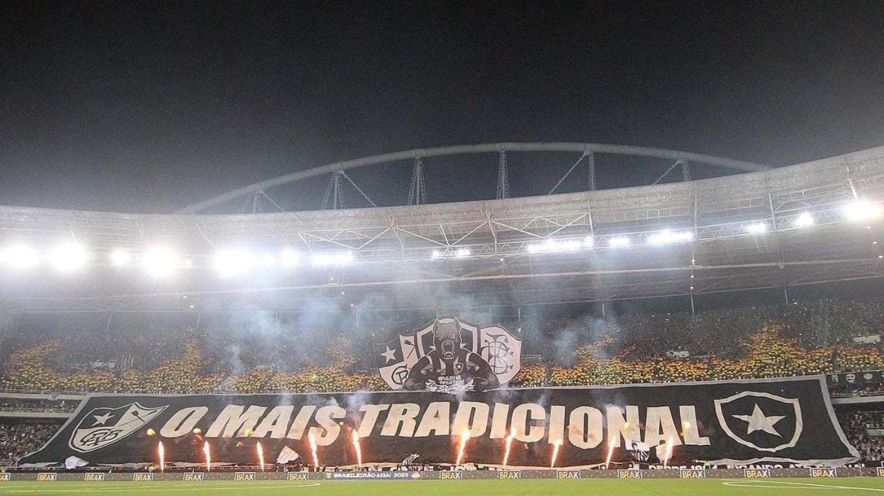 Torcida do Botafogo prepara festa e esgota ingressos para partida contra o Goiás  Lorena Bueri