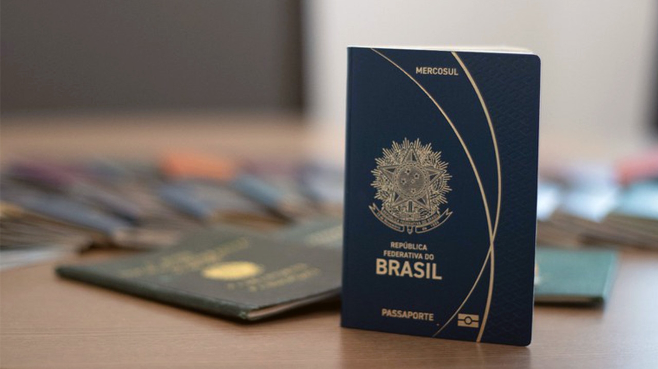 Novo passaporte brasileiro já está disponível com segurança reforçada Lorena Bueri