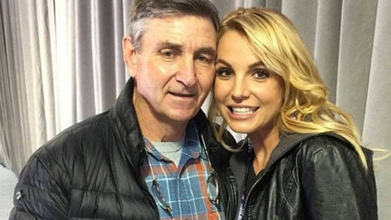 Pai de Britney Spears passa a morar com a irmã da cantora após reabilitação por alcoolismo  Lorena Bueri