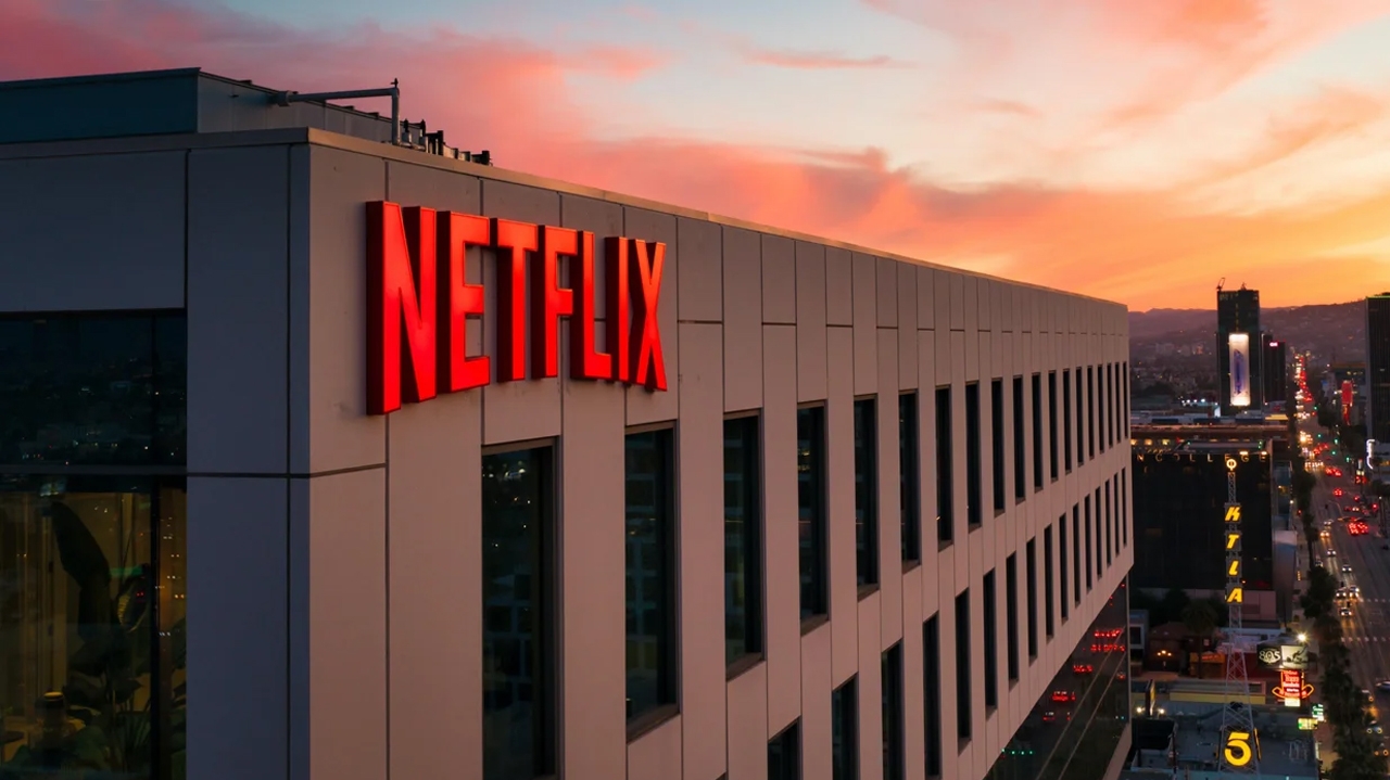 Netflix tem 78% de aumento em buscas por cancelamento - 05/10/2023 -  Televisão - F5