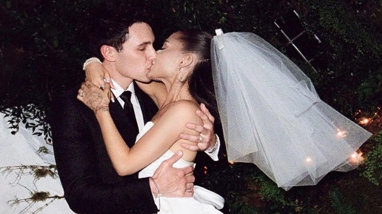 Ariana Grande paga US$ 1 milhão ao ex-marido e divórcio é concluído Lorena Bueri