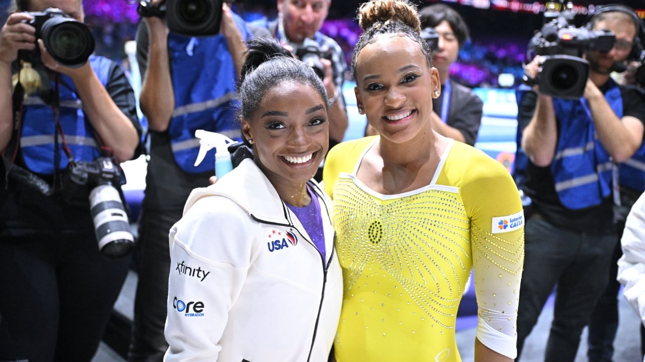 Simone Biles consagra Rebeca Andrade e pode se aposentar após Paris Lorena Bueri