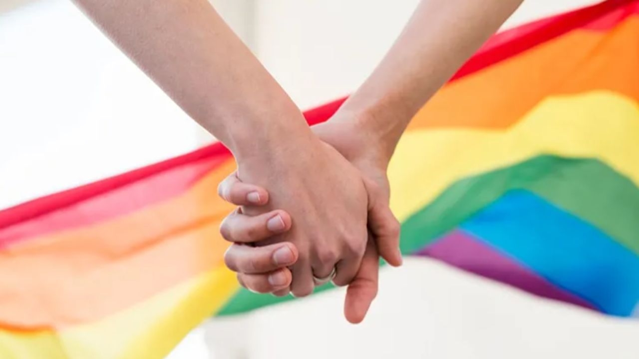 Comissão da Câmara aprova projeto que proíbe casamento homoafetivo Lorena Bueri