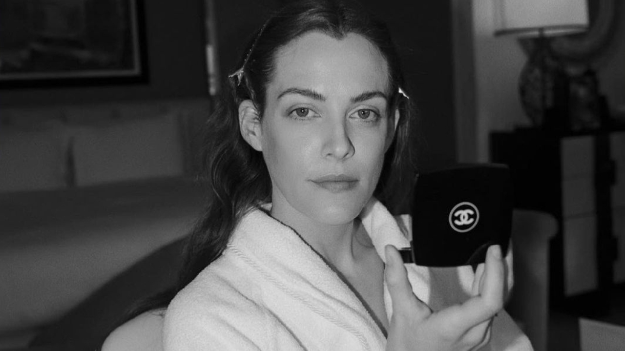 Riley Keough é revelada como nova embaixadora da Chanel Lorena Bueri