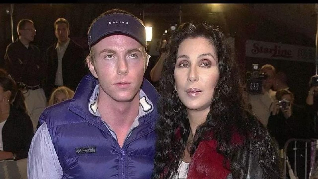 Cher desmente acusações de sequestro do próprio filho Lorena Bueri