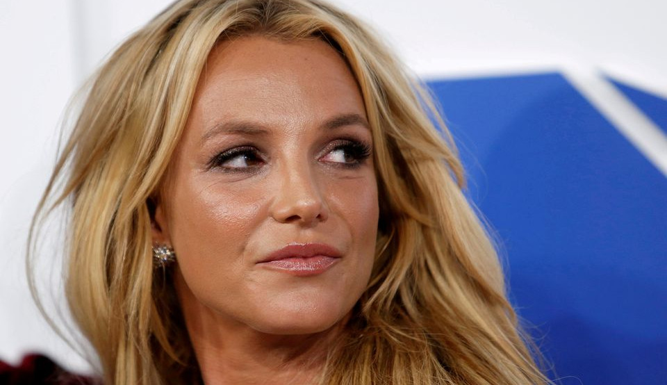 Britney Spears vai a julgamento e famosos declaram apoio