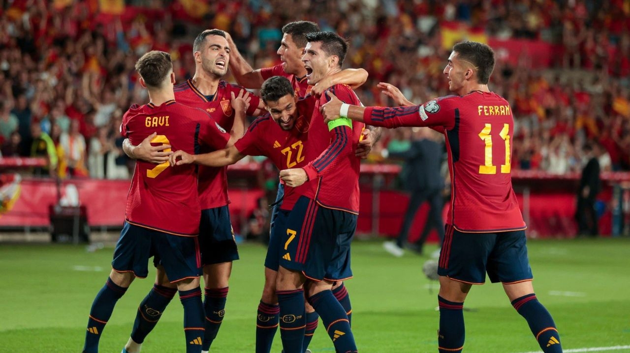Espanha derrota a Escócia pelas Eliminatórias da Eurocopa Lorena Bueri