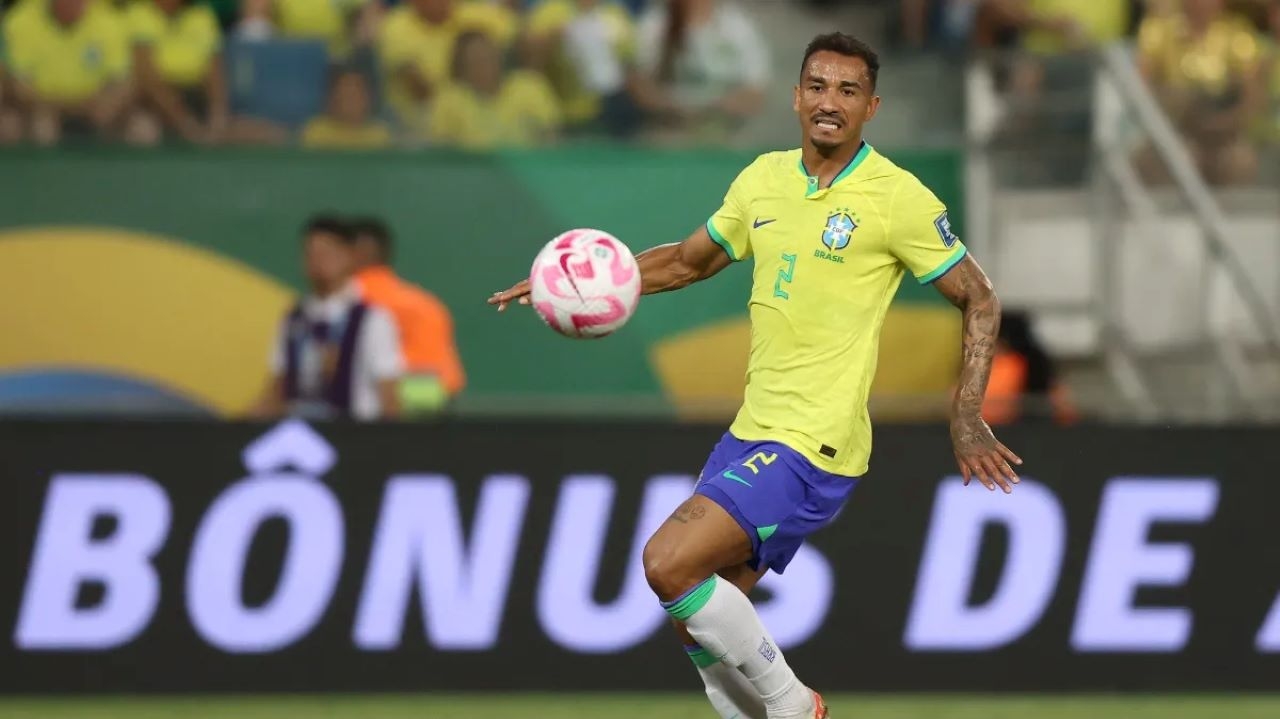 Danilo se machuca e é cortado da Seleção Brasileira