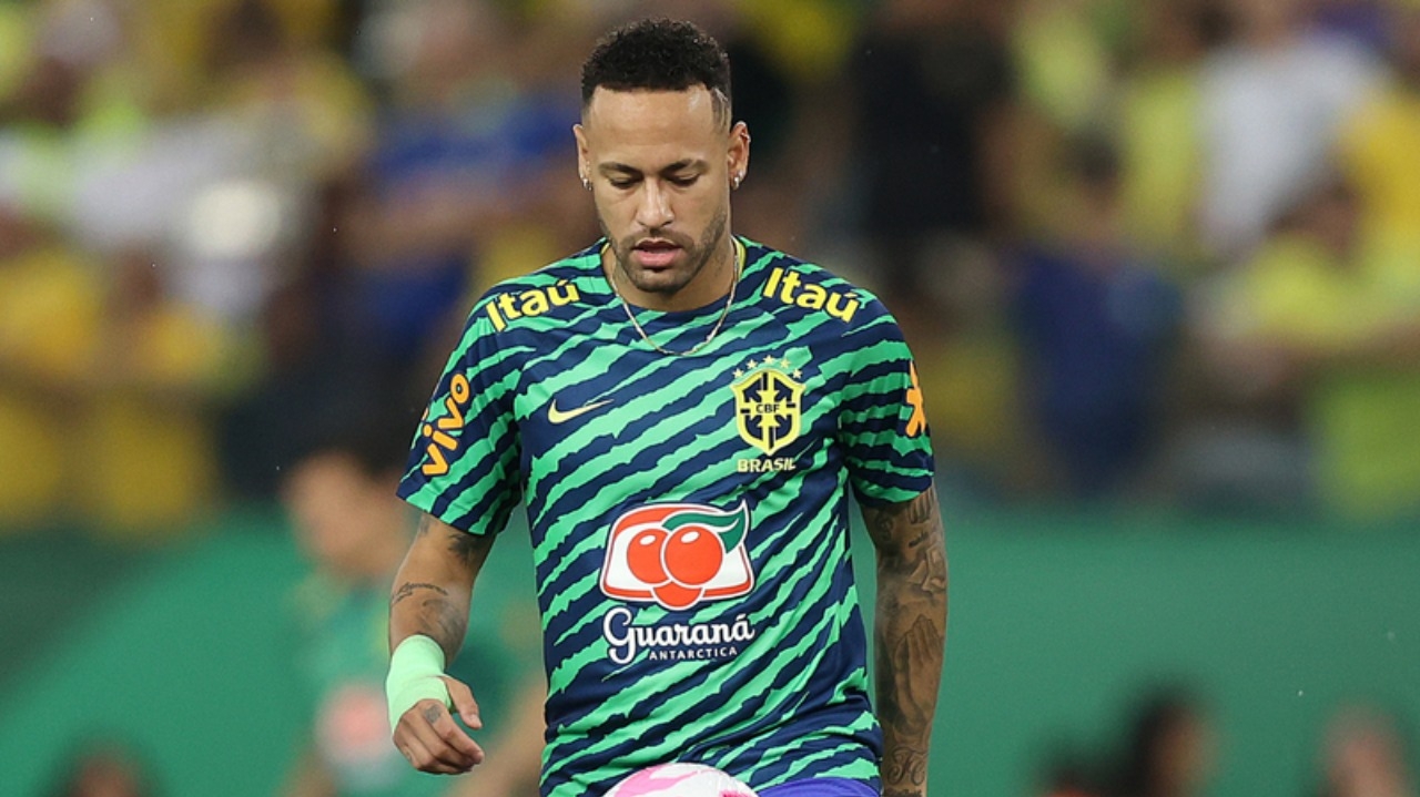 Neymar teria xingado o presidente da CBF e se recusado a viajar para o Uruguai, afirma narrador Lorena Bueri