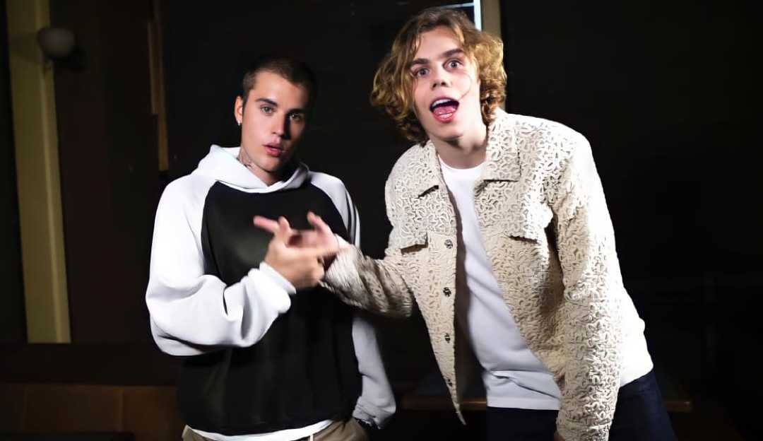 The Kid Laroi e Justin Bieber lançam clipe do single ‘Stay’ Lorena Bueri