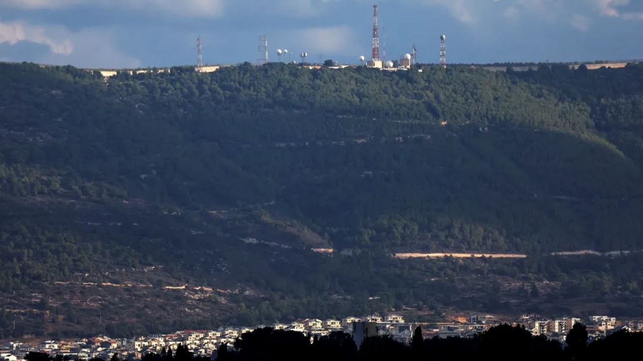 Israel evacua aldeias no norte da fronteira do país com o Líbano Lorena Bueri