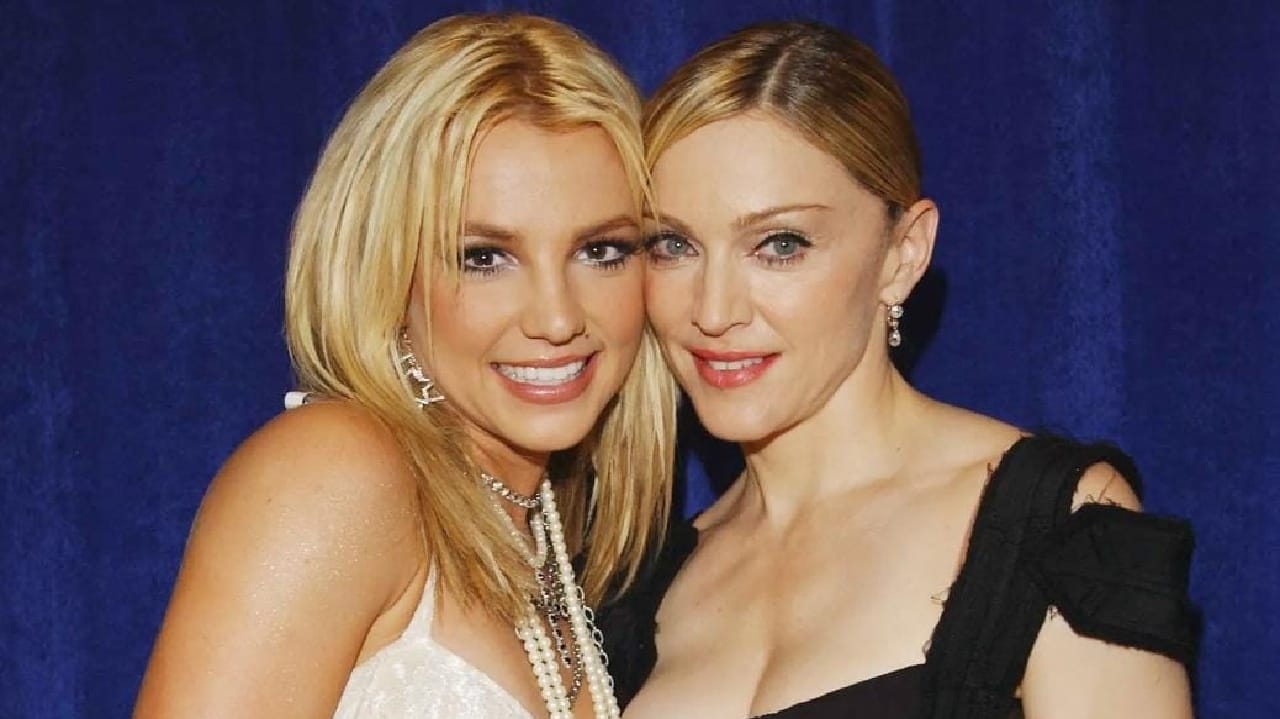 Britney Spears revela bastidores de beijo icônico em Madonna no VMA 2003 Lorena Bueri