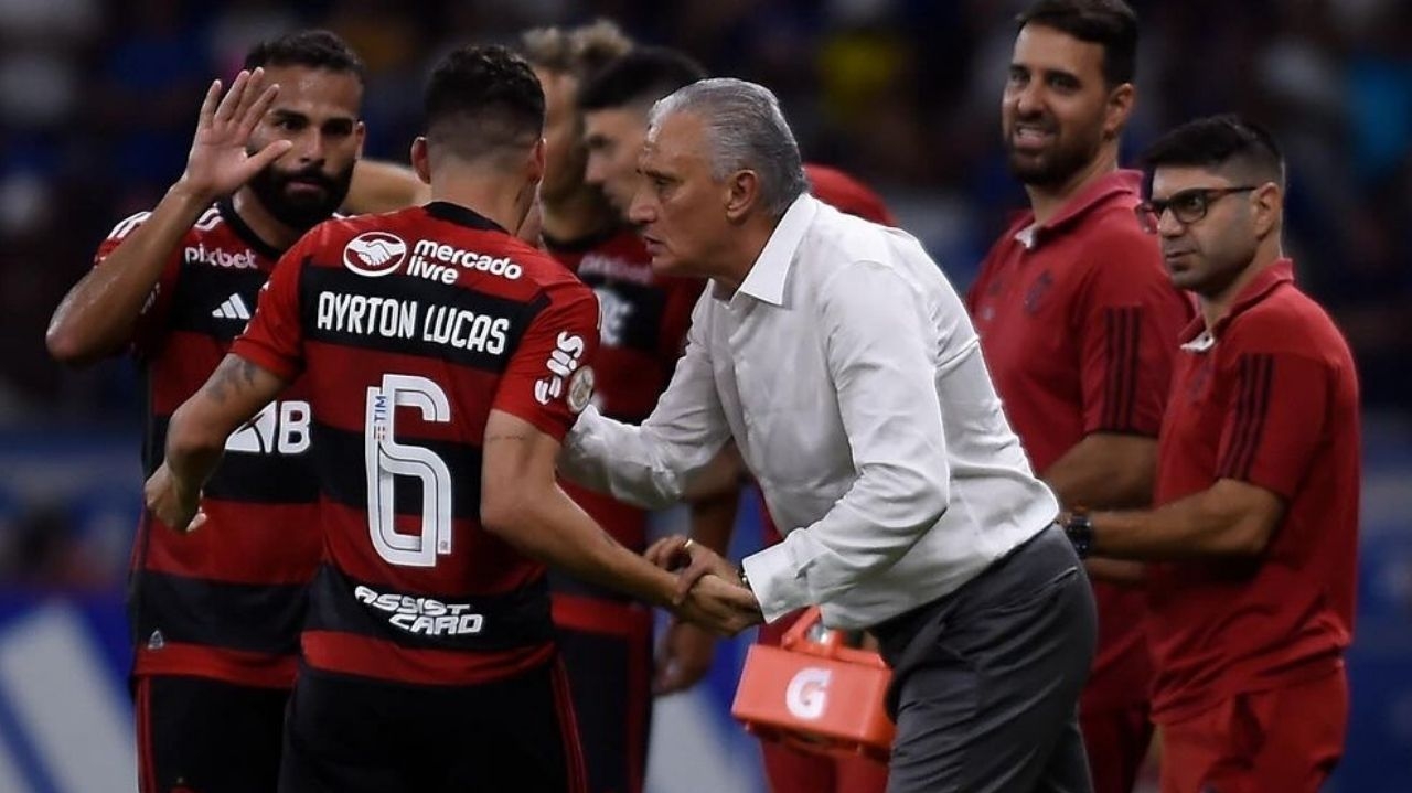 Tite estreia com vitória pelo Flamengo e concede primeira coletiva Lorena Bueri