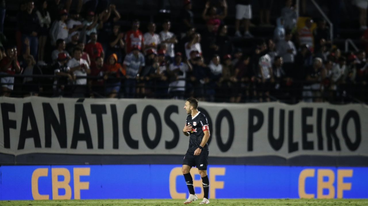 Léo Ortiz não pensa ainda em possível briga pelo título do Bragantino Lorena Bueri