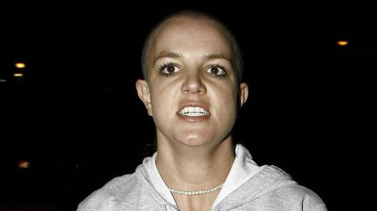 Britney Spears revela motivo que a levou raspar a cabeça em 2007 Lorena Bueri