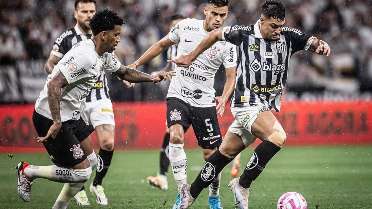 Com gol nos acréscimos, Santos empata com Corinthians e se mantém fora do Z4 Lorena Bueri