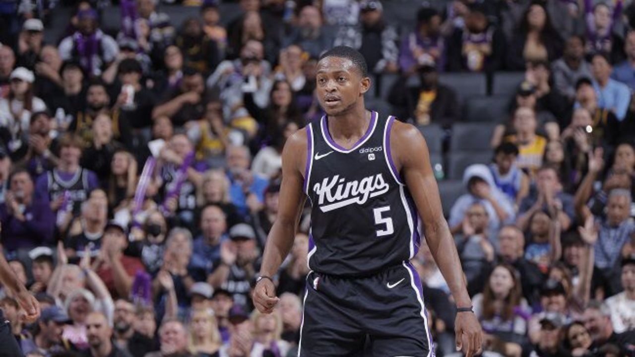 Kings vence os Lakers na prorrogação com show de De’Aron Fox  Lorena Bueri