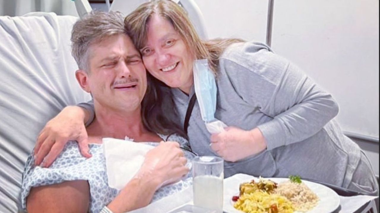 Marcos Harter compartilha que precisou passar por um transplante de rim  Lorena Bueri