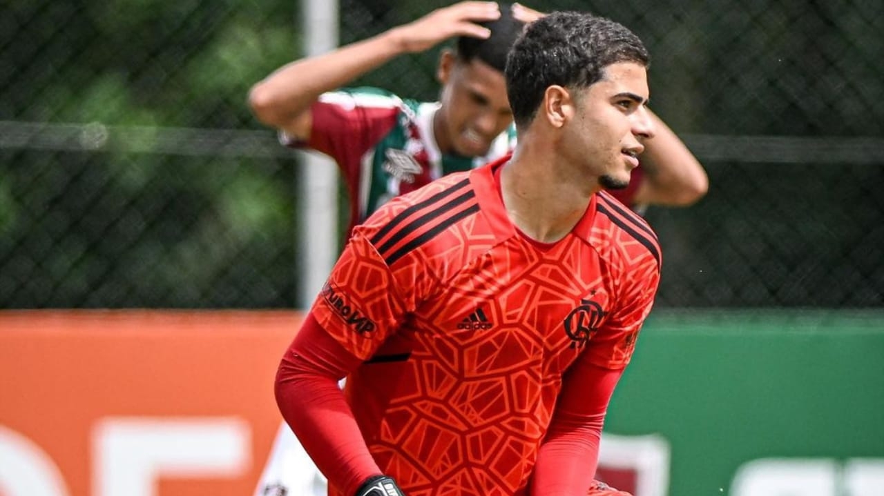 Diagnosticado com câncer, jogador sub-17 do Flamengo persiste em seu sonho de se profissionalizar Lorena Bueri