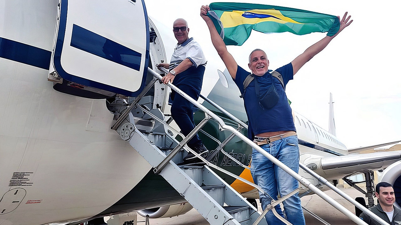 Força Aérea Brasileira resgata brasileiros que estavam na Cisjordânia Lorena Bueri