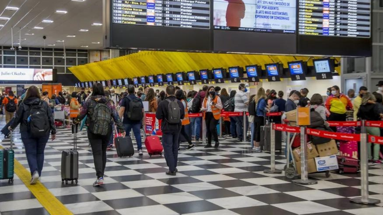 Aeroporto de Congonhas reabre após avião de pequeno porte apresentar problemas Lorena Bueri