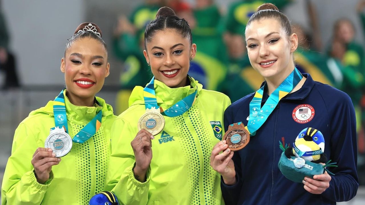 Dobradinhas brasileiras no Pan 2023: Brasil leva dois ouros e duas pratas em ginástica rítmica Lorena Bueri