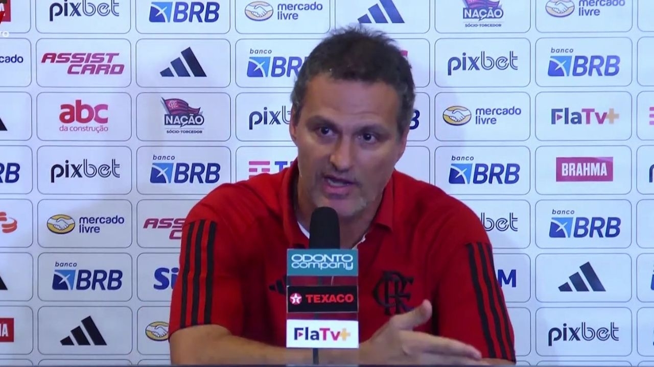 Diretor do Flamengo faz pronunciamento e critica a arbitragem brasileira Lorena Bueri