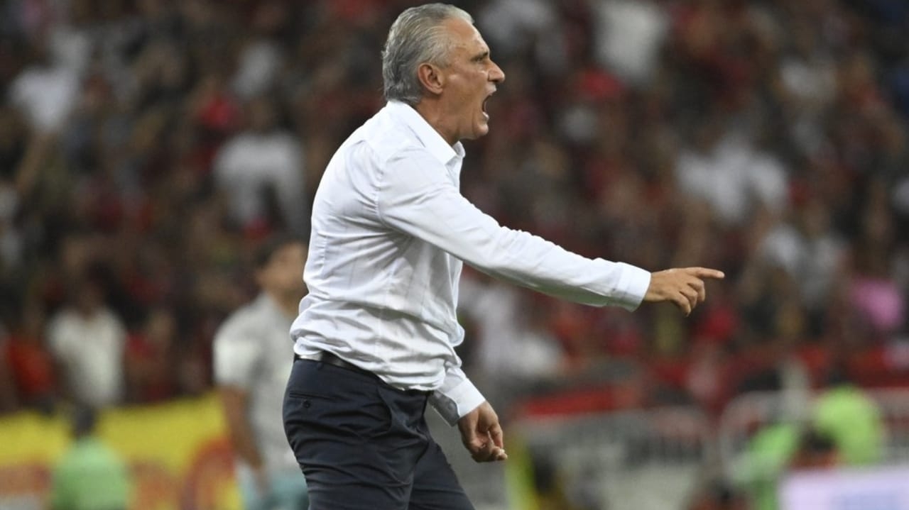 Tite ignora falar sobre chance de título do Flamengo e busca melhoria Lorena Bueri