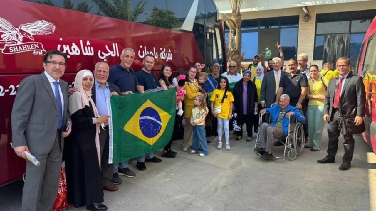 Israel assegura saída de brasileiros na Faixa de Gaza Lorena Bueri