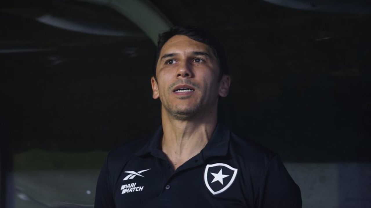 Lúcio Flávio será tirado do cargo de técnico do Botafogo Lorena Bueri